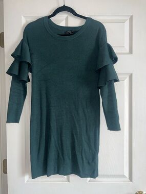 Romeo & Juliet Couture Forest Green Ruffled Sleeve Knit Dress